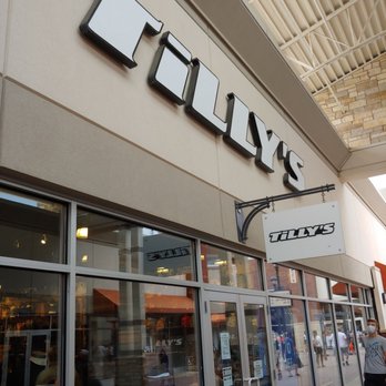 Tillys - Shoe Stores Near Me - Eagan, Minnesota