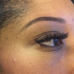 BomShele Beauty - Brow Sculpt and Individual Eyelash Application