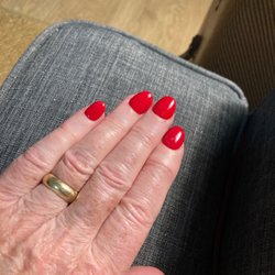 La La Nails - Pretty red for the holidays!!