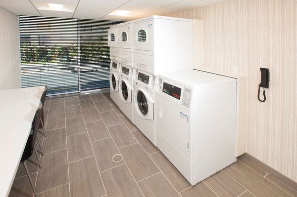 Hilton Garden Inn Burbank Los Angeles by null