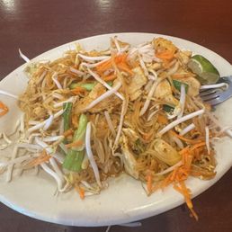 Chicken pad thai Chicken pad thai