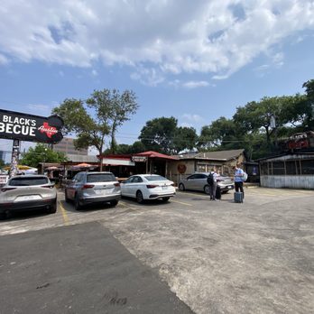 Terry Black's Barbecue - Parking lot - Barbeque Near Me - Austin, Texas Terry Black's Barbecue - Parking lot - Barbeque Near Me - Austin, Texas