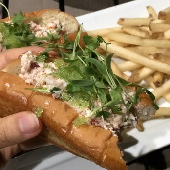 Lighthouse - New England Lobster Roll - Breakfast & Brunch Near Me - Newport Beach, California
