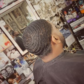 Hector The Barber Shop - Ñ en las mejores manos - Barbers Near Me - Rota, California