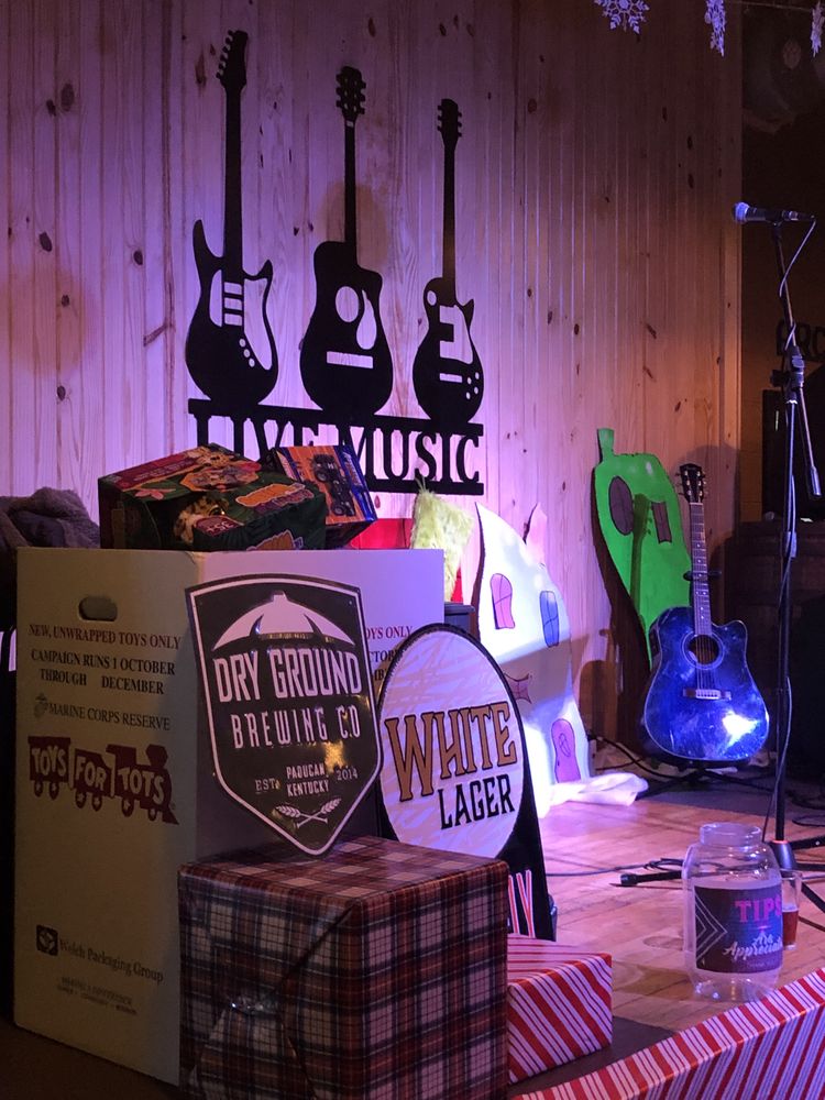 Between The Lakes Tap House Logo