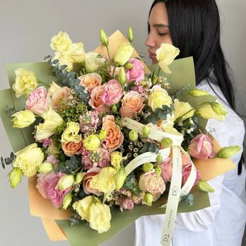 D|2 Floral Studio - Floral Designers Near Me - Burbank, California D|2 Floral Studio - Floral Designers Near Me - Burbank, California