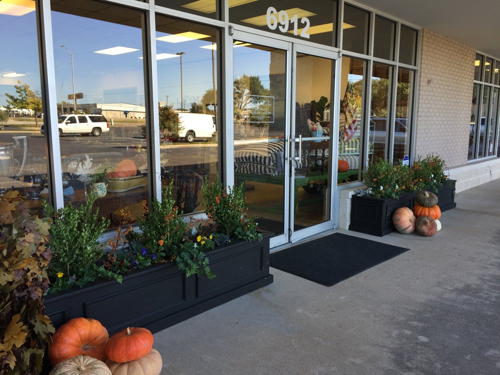 JAMES & REID HOME ANTIQUITIES Updated September 2024 18 Photos