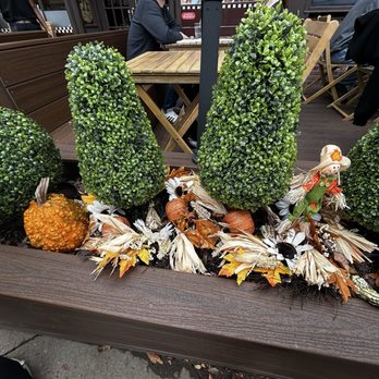 PJ's Pancake House - Princeton - Autumn decor - Diners Near Me - Princeton, New Jersey