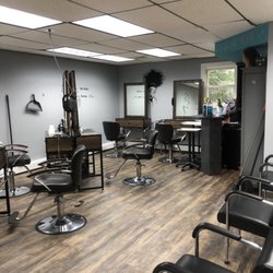 Leslie K Hair and Nails - Open area