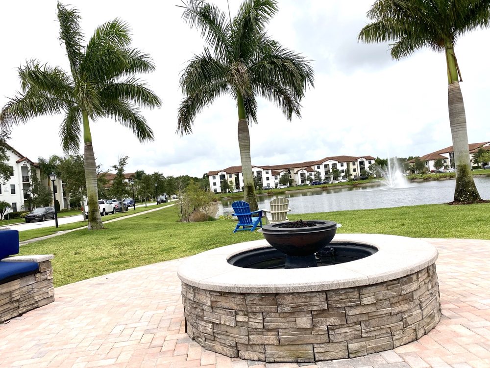 BARCELONA JUPITER APARTMENTS Updated June 2024 12 Photos & 12 Reviews 111 Sierra Dr