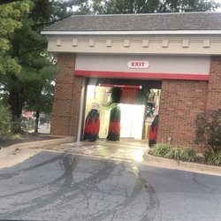 Davis Ford Exxon - Car wash