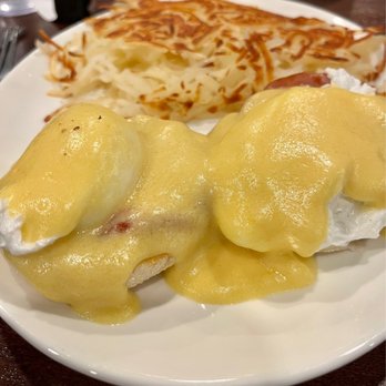 River House Kitchen & Drinks - I LOVE Eggs Benedict and this one gets a 10. - Bars Near Me - Hutchinson, Minnesota River House Kitchen & Drinks - I LOVE Eggs Benedict and this one gets a 10. - Bars Near Me - Hutchinson, Minnesota