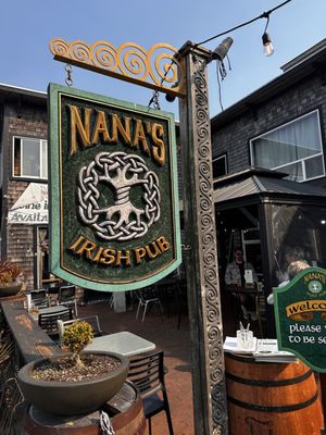 Nana's Irish Pub by null