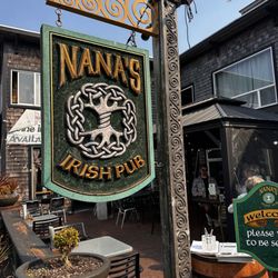 Nana's Irish Pub - Patio