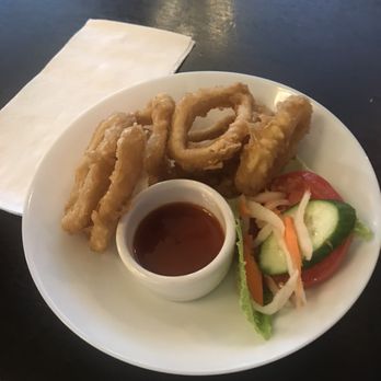 Joyeaux Cafe & Restaurant - Calamari appetizer with petite salad - Vietnamese Near Me - Vancouver, British Columbia