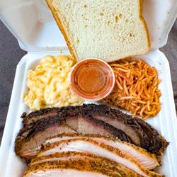 Lum's - 2 Meat Plate - Brisket, Turkey, Mac & Cheese, and Spicy Spaghetti