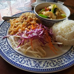 Thai Cottage 103 Photos 196 Reviews Thai 417 Main St
