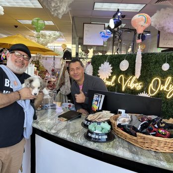 Cold Nose Warm Heart - Great pic of store! - Pet Stores Near Me - Palm Springs, California Cold Nose Warm Heart - Great pic of store! - Pet Stores Near Me - Palm Springs, California