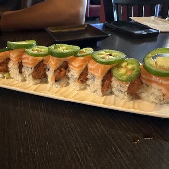 Hoshi Sushi - Some roll.. Michelle? W/o any sauce - Sushi Bars Near Me - Fullerton, California