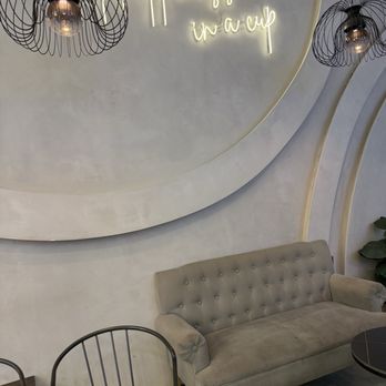 The Bep Teahouse - Beechnut - Seating area - Juice Bars & Smoothies Near Me - Houston, Texas