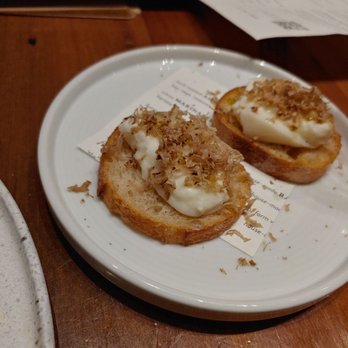 TORC - Umderwhelming, underseasoned sad crostini with barely detectable truffle flavor - New American Near Me - Napa, California TORC - Umderwhelming, underseasoned sad crostini with barely detectable truffle flavor - New American Near Me - Napa, California