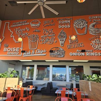 Big Bun Drive In - They did a great job with this dining space - Burgers Near Me - Garden City, Idaho Big Bun Drive In - They did a great job with this dining space - Burgers Near Me - Garden City, Idaho