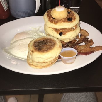 Maple Leaf Diner - American Near Me - Dallas, Texas Maple Leaf Diner - American Near Me - Dallas, Texas
