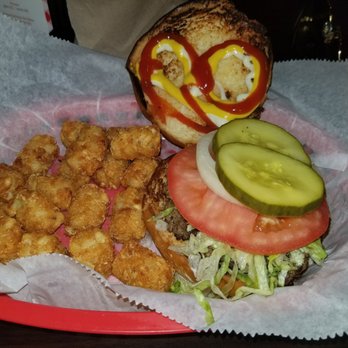 Beth's Burger Bar - Single burger with tater tots - Burgers Near Me - Orlando, Florida Beth's Burger Bar - Single burger with tater tots - Burgers Near Me - Orlando, Florida