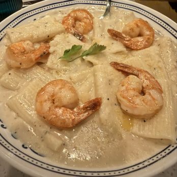 Fredo’s - Rigatoni Al Fredo's with shrimp - Pizza Near Me - Bakersfield, California