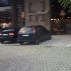 FYI Store - Frente Fyi
