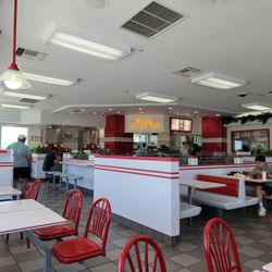 In-N-Out Burger - Nice and clean.