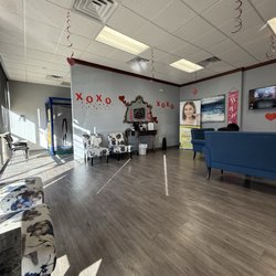 Perla Dental - Waiting Area and kid's play area