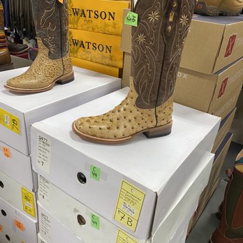 Farm & Ranch Western Wear - For the ladies. - Men's Clothing Near Me - Abilene, Texas