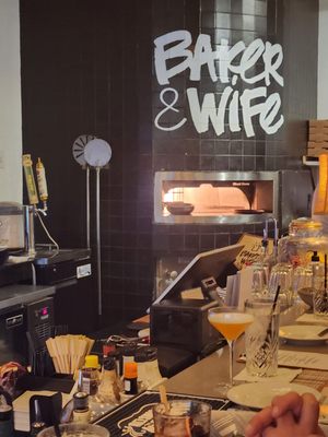 Baker & Wife by null