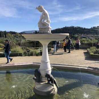 Giardino di Boboli - Flower garden fountain - Parks Near Me - Florence, FI