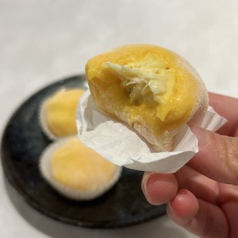 Lanxuan Restaurant 澜轩荟 - Durian mochi - Dim Sum Near Me - Richmond, British Columbia Lanxuan Restaurant 澜轩荟 - Durian mochi - Dim Sum Near Me - Richmond, British Columbia