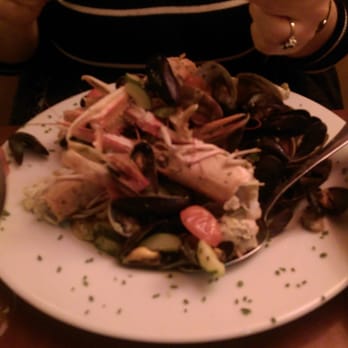 Al Caratello - Erica went big with their linguine Seafood special - Italian Near Me - Paris, 75