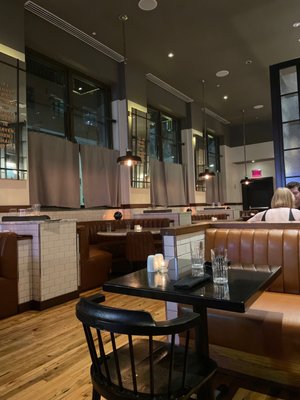 Rowdy Tiger Whiskey Bar & Kitchen by null