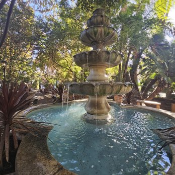Tower Cafe - Breakfast & Brunch Near Me - Sacramento, California