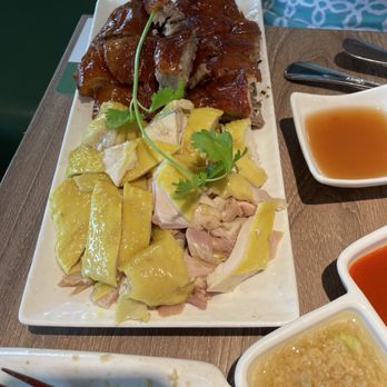 Mom Kitchen - Mixed Roast Pllatter. - Chinese Near Me - San Diego, California Mom Kitchen - Mixed Roast Pllatter. - Chinese Near Me - San Diego, California