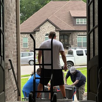 Cobra Van Lines - Experienced movers w/ proper moving equipment would have gotten the safe up the steps. - Movers Near Me - Norwood, New Jersey Cobra Van Lines - Experienced movers w/ proper moving equipment would have gotten the safe up the steps. - Movers Near Me - Norwood, New Jersey