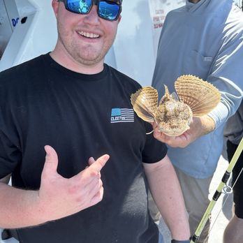 Hubbard's Marina - Caught a cool fish and the captain held it up for me to take a pic with it - Boating Near Me - Madeira Beach, Florida