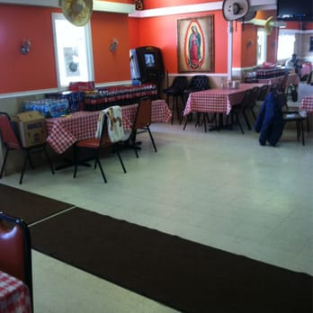 Juanita's Restaurant - dining area with tables and chairs - Mexican Near Me - Carpentersville, Illinois Juanita's Restaurant - dining area with tables and chairs - Mexican Near Me - Carpentersville, Illinois