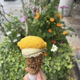 Mango and pistachio gelato Mango and pistachio gelato