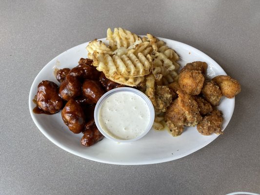 Pluckers Wing Bar by null