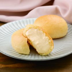 J.sweets - Delicious Hattendo Cream Buns from Hiroshima, Japan.