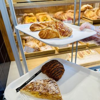 Paris Baguette - Our picks. - Bakeries Near Me - Honolulu, Hawaii Paris Baguette - Our picks. - Bakeries Near Me - Honolulu, Hawaii