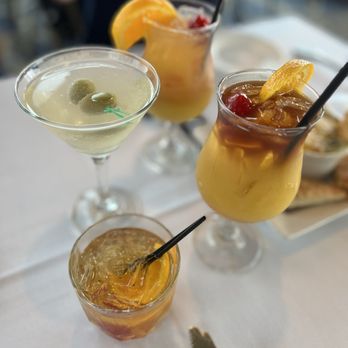 StarLite Sapphire - Mixed drinks... martini, old fashion - Boating Near Me - St. Petersburg, Florida StarLite Sapphire - Mixed drinks... martini, old fashion - Boating Near Me - St. Petersburg, Florida