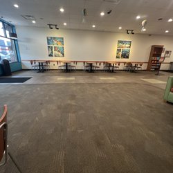 BIGGBY COFFEE - Why so empty?