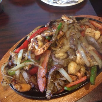 El Sabroson - Chicken, steak and shrimp fajitas. - Latin American Near Me - Williamsburg, Virginia El Sabroson - Chicken, steak and shrimp fajitas. - Latin American Near Me - Williamsburg, Virginia